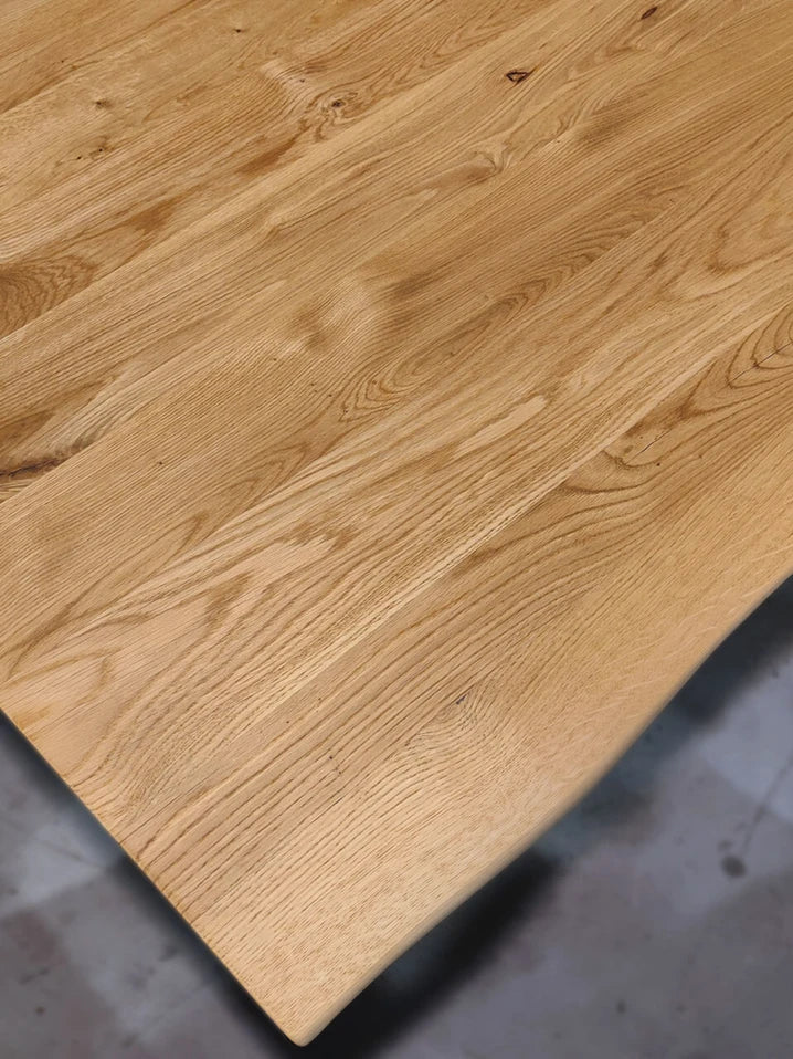 Segovia Goldenwood Tisch - Rustikaler, moderner, eleganter Tisch