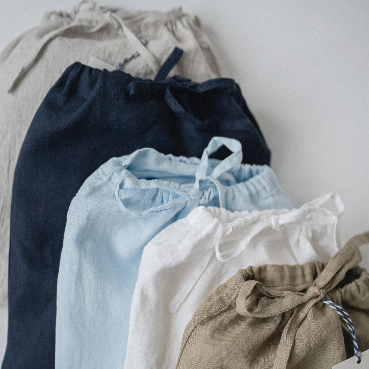 Leinenbademantel „Oasis“ von Ourense – luxuriöser Lounge-Bademantel für den Sommer