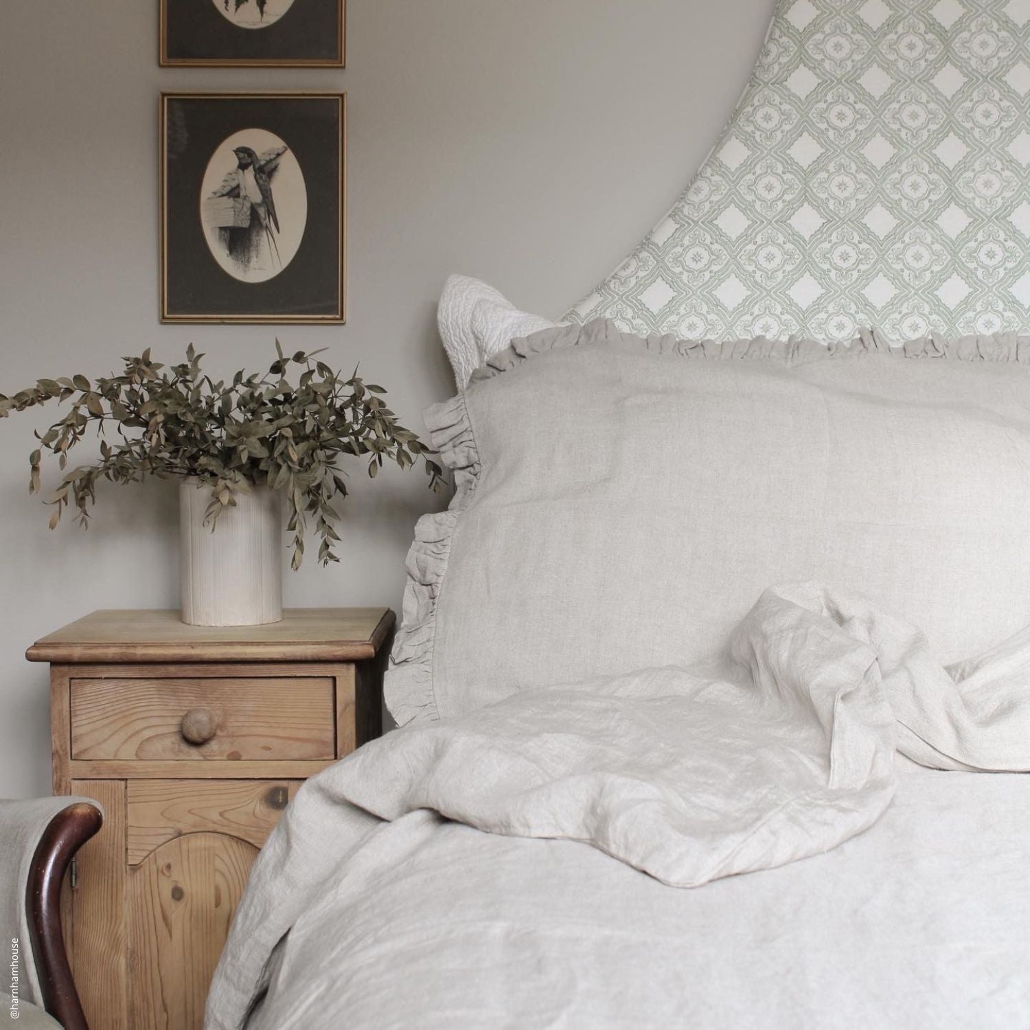 Consuegra Breeze Leinen-Kissenbezug – Romantischer Kissenbezug mit Rüschenbesatz