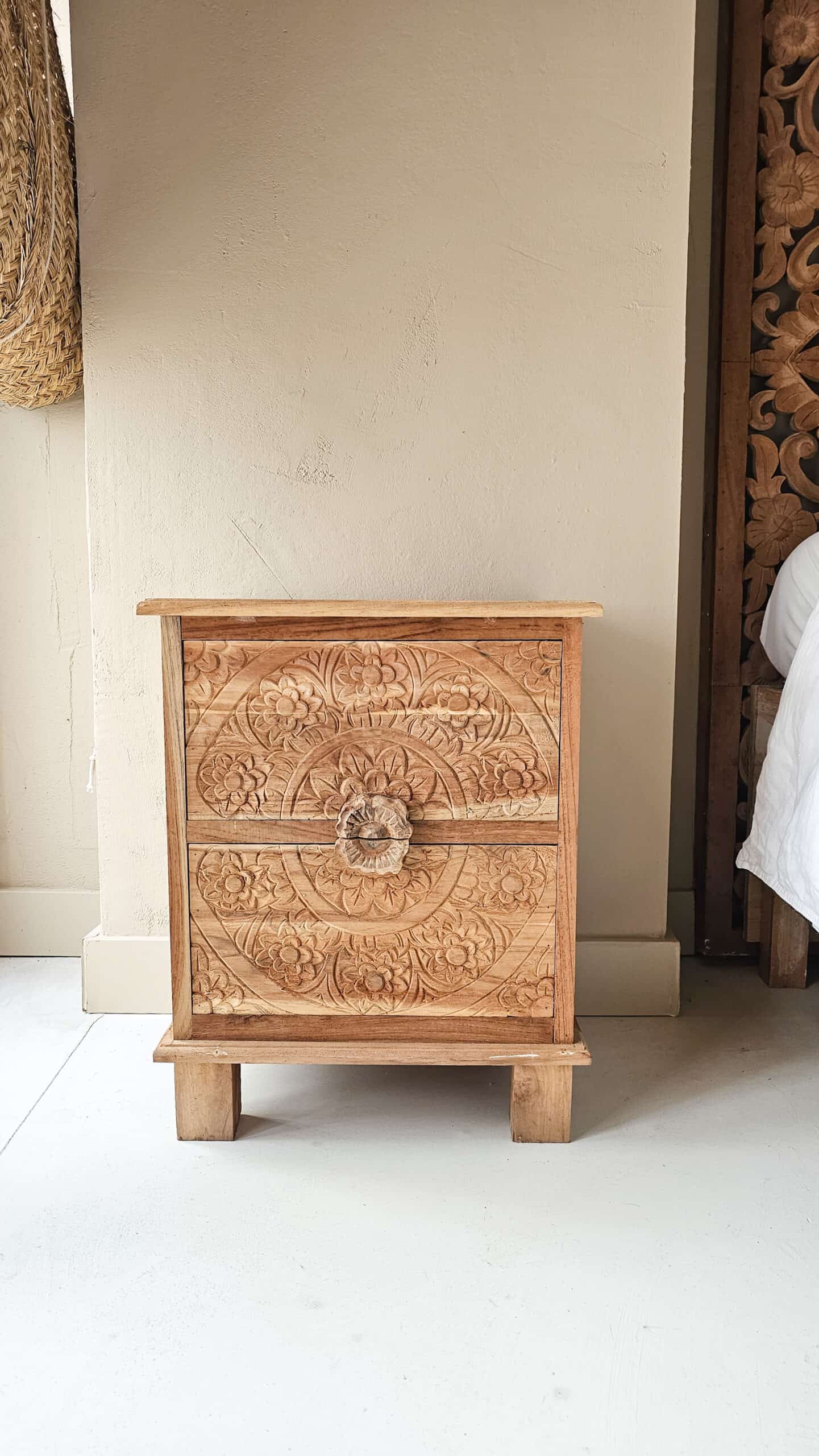 Arrecife Nachttisch aus Holz – Aufbewahrung mit rustikalem Charme