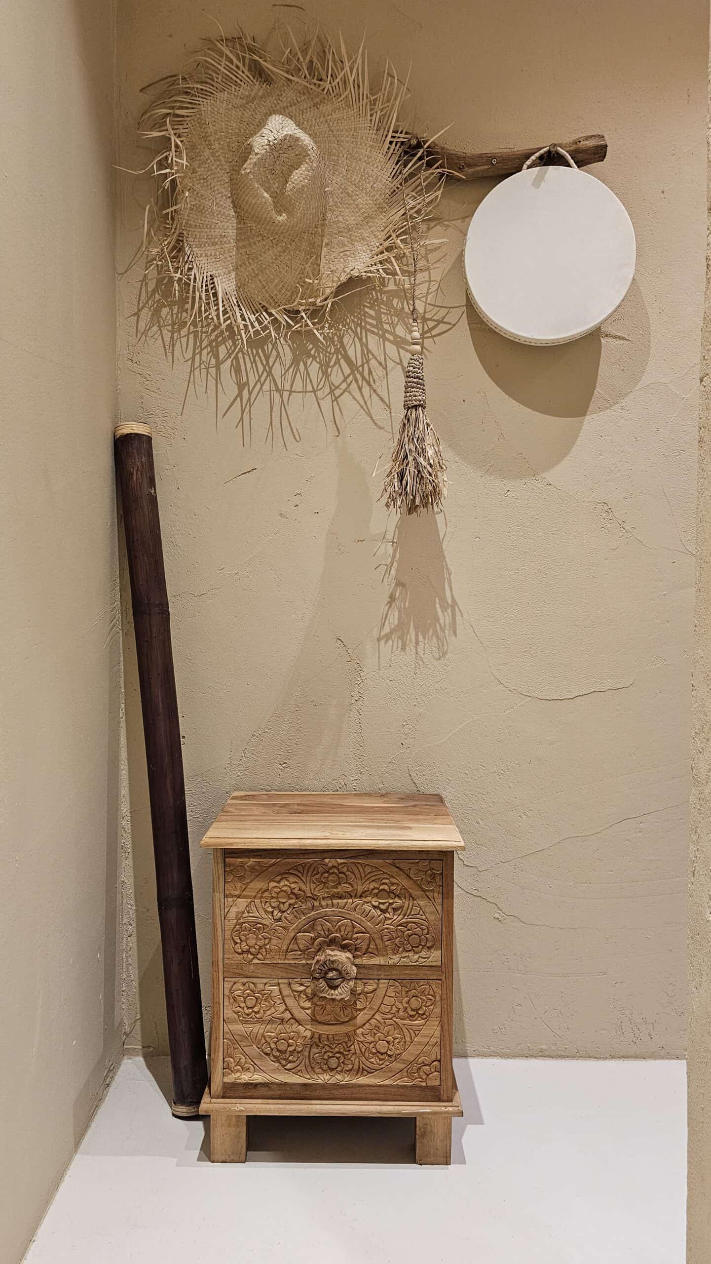 Arrecife Nachttisch aus Holz – Aufbewahrung mit rustikalem Charme