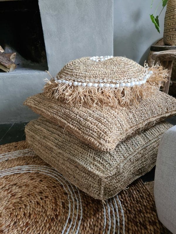 Grob gewebtes Kissen Lerma – Farbe Naturbeige