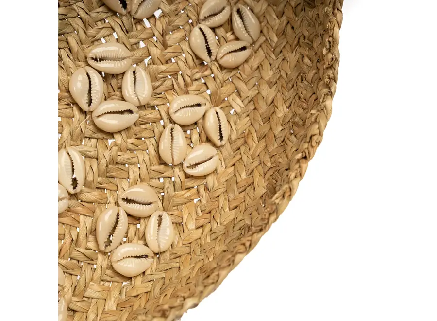 Caribe Muschelteller - Dekoration aus Gras und Kauri-Muscheln