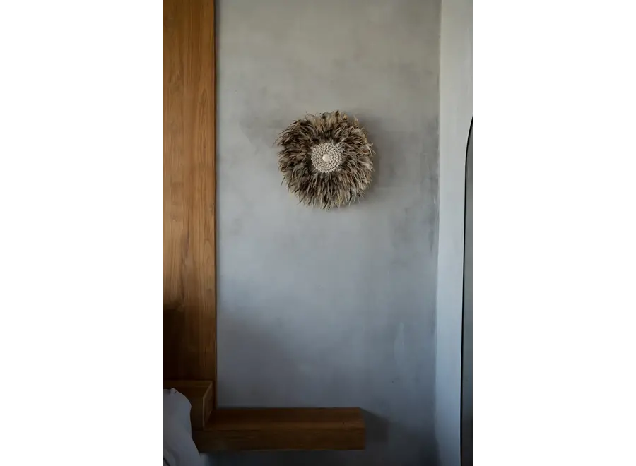 Mojacar Bohemian Display – Ornament aus Feder und Muschel