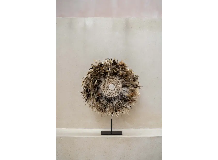 Mojacar Bohemian Display – Ornament aus Feder und Muschel