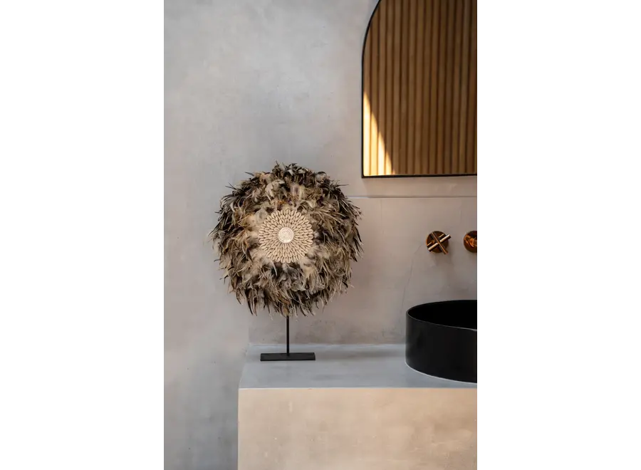 Mojacar Bohemian Display – Ornament aus Feder und Muschel