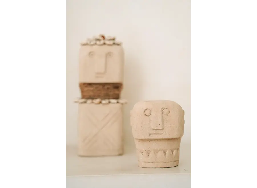 Heilungswächter aus dem Valle de Aran – Sandsteinskulptur