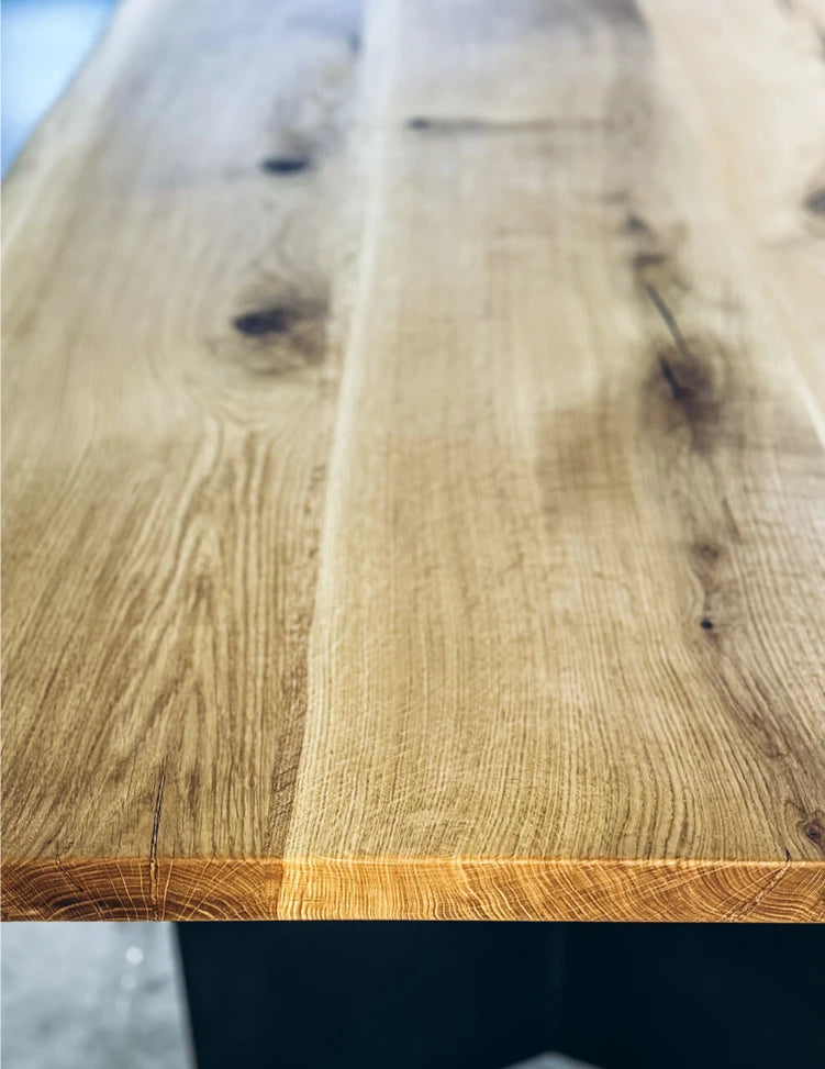 Burriana Edge Table – Moderner minimalistischer Esstisch