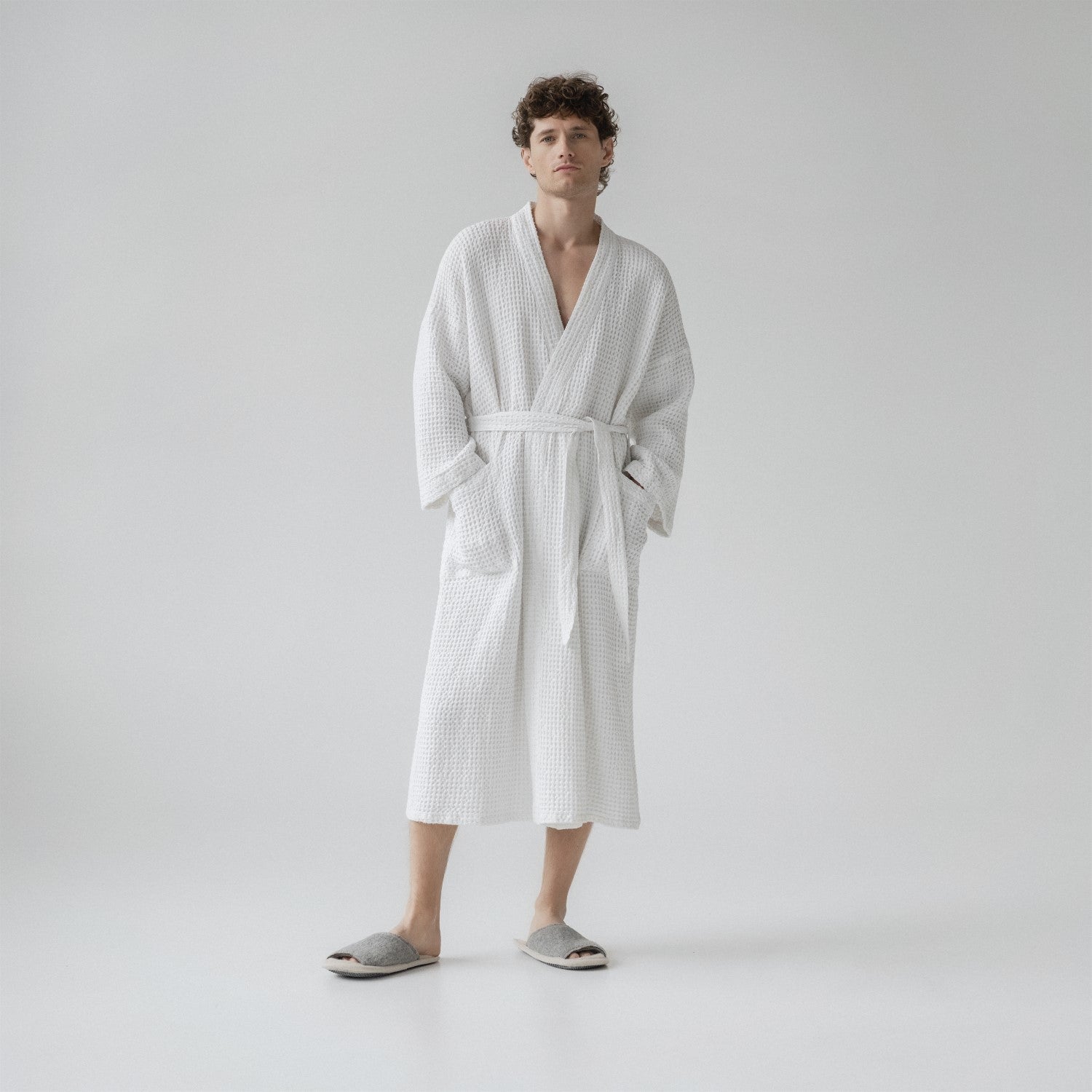 Alzira Cloud Embrace Bademantel – Spa-Bademantel aus Leinen-Baumwolle mit Waffelmuster